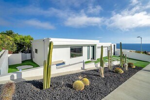 3424 Shoreheights Dr in Malibu, CA - Building Photo