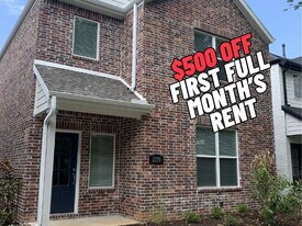 2339 E Amherst Aly in Fayetteville, AR - Building Photo