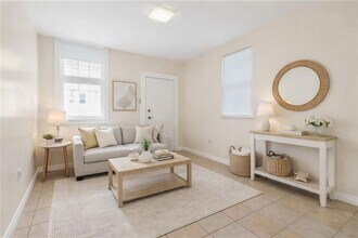 2215 N Galvez St in New Orleans, LA - Foto de edificio - Building Photo