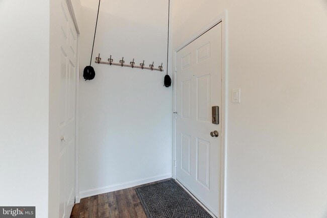 9569 Coggs Bill Dr, Unit 401 in Manassas, VA - Building Photo - Building Photo