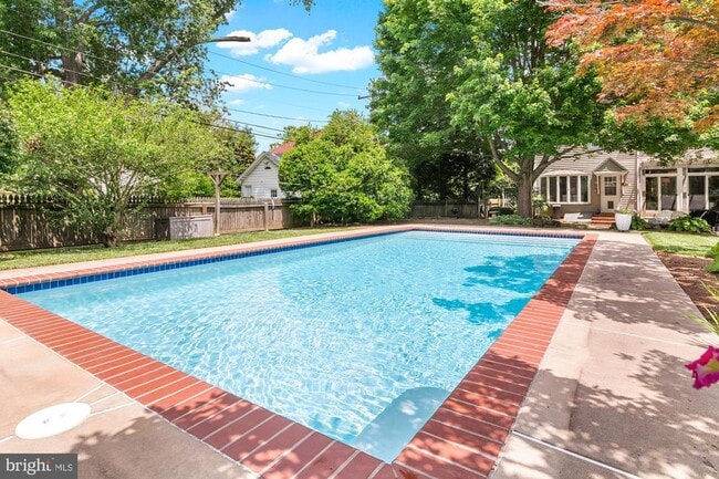 property at 205 S Hanson St