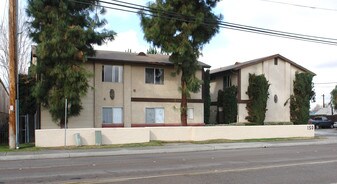 Mollison Gardens in El Cajon, CA - Foto de edificio - Building Photo