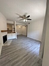 2125 Augusta Dr in Houston, TX - Building Photo - Building Photo