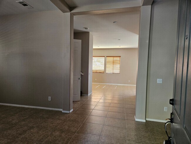 8975 Guadalupe Ave in Hesperia, CA - Building Photo - Building Photo