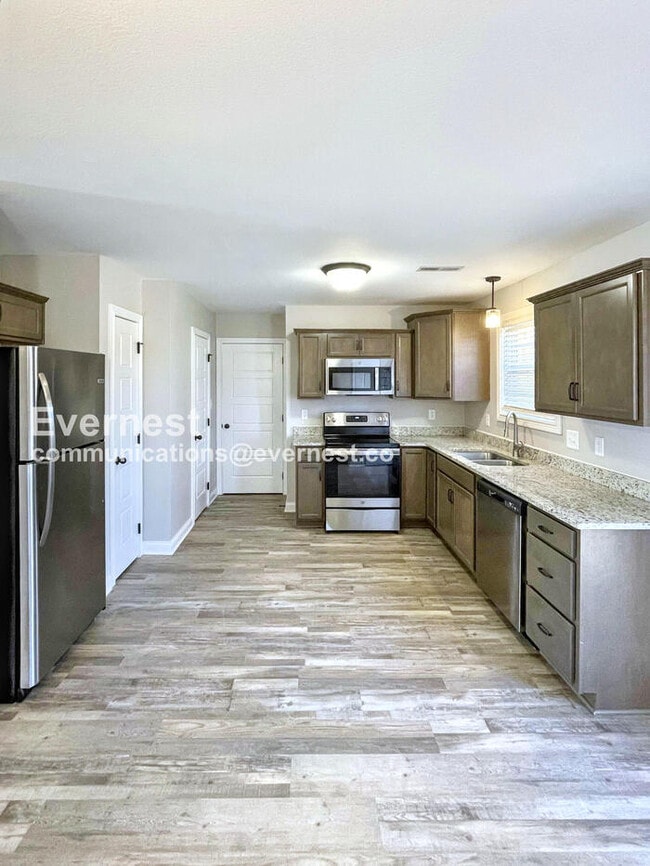 1101 Cardinal Crk Dr in Clarksville, TN - Building Photo - Building Photo