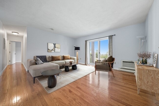 808 Willard St in Quincy, MA - Building Photo - Building Photo