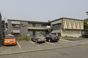 Dolores in Seattle, WA - Building Photo