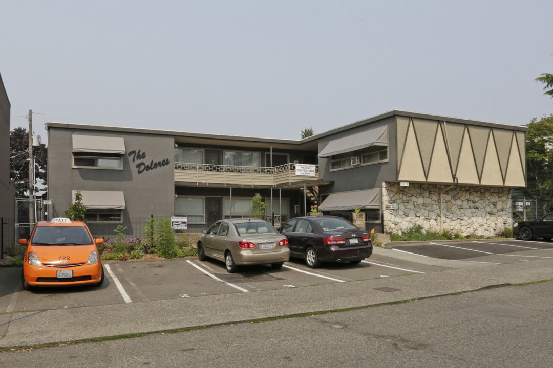 Dolores in Seattle, WA - Building Photo
