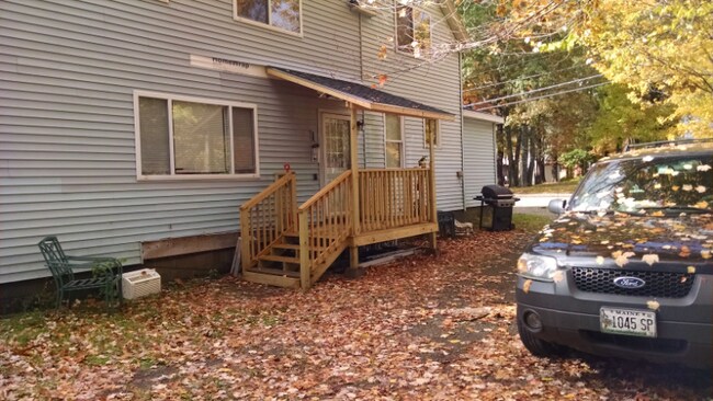 37 County Rd in Milford, ME - Building Photo - Building Photo