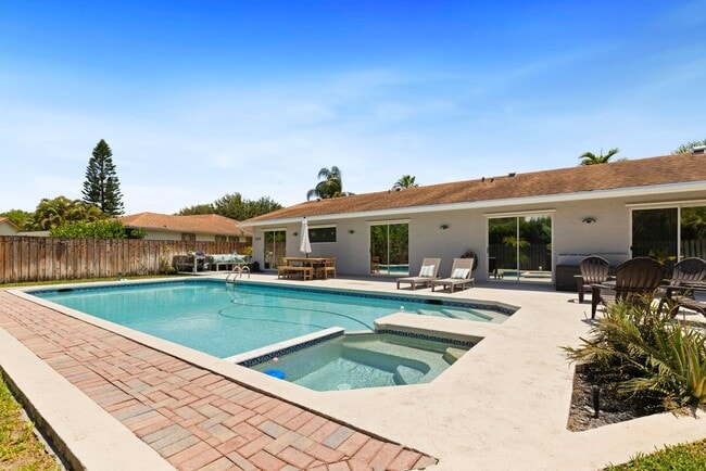 4114 Bay Laurel Way in Boca Raton, FL - Building Photo - Building Photo