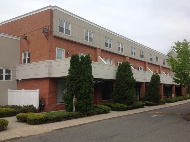 1212 Whitney Ave in Hamden, CT - Building Photo - Other