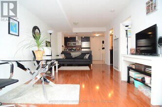 37 Grosvenor St in Toronto, ON - Building Photo - Building Photo