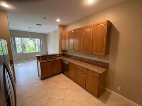 138 SW Walking Path in Stuart, FL - Building Photo - Building Photo