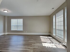 621 Bur Oak Dr in Burleson, TX - Foto de edificio - Building Photo
