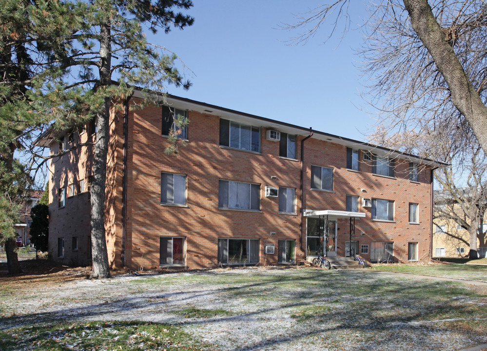 7434 Oliver Ave S in Richfield, MN - Foto de edificio