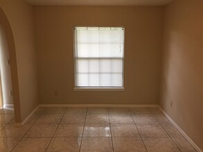 5588 Jeremy Ln in Jacksonville, FL - Foto de edificio - Building Photo