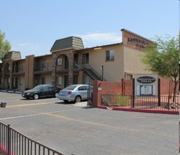 Mountain Creek Apartments in Phoenix, AZ - Building Photo - Building Photo