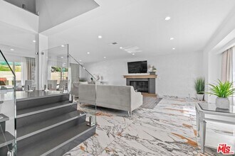 18933 Kilfinan St in Los Angeles, CA - Building Photo - Building Photo