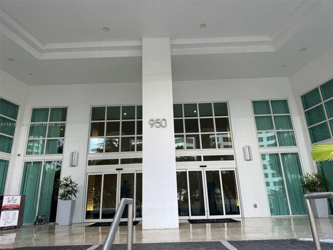 property at 950 Brickell Bay Dr