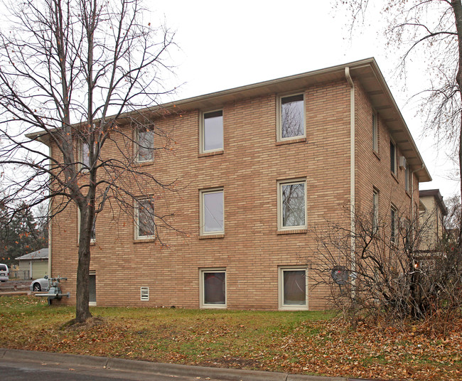 Minnehaha Apartments in St. Paul, MN - Foto de edificio - Building Photo