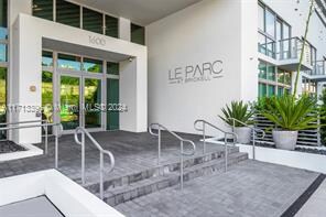 1600 SW 1st Ave, Unit # 614 in Miami, FL - Building Photo - Building Photo