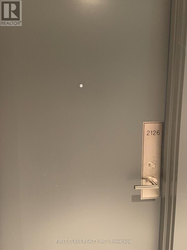 5858 Yonge St in Toronto, ON - Building Photo - Building Photo