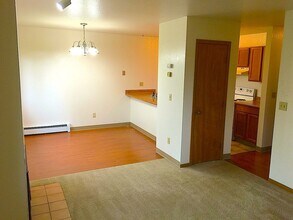 1910 Marthas Vineyard Cir in Anchorage, AK - Building Photo - Building Photo