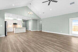 716 Wedgewood Ln in Fredericksburg, TX - Building Photo - Building Photo