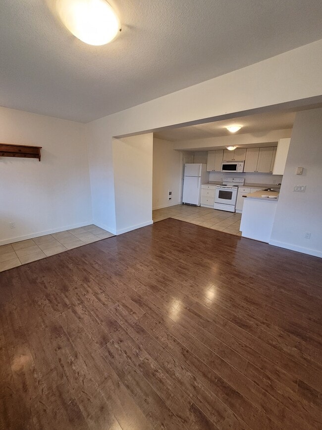 5417 Lost Lake Rd in Nanaimo, BC - Building Photo - Building Photo