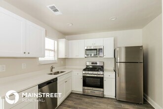 10057 Tara Glynn Dr in Hampton, GA - Foto de edificio - Building Photo