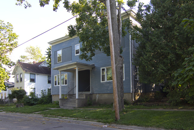 333 N High St in Janesville, WI - Foto de edificio - Building Photo