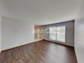 347 Deering Ln in Bolingbrook, IL - Building Photo - Building Photo