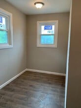 211 E Sterling Ave in Baytown, TX - Building Photo - Building Photo