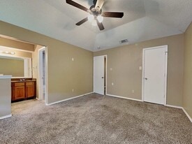 2127 Chapel Downs Dr in Arlington, TX - Building Photo