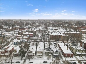 3307 Clinton Ave in Cleveland, OH - Foto de edificio - Building Photo