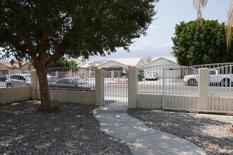 31510 Avenida Del Padre in Cathedral City, CA - Building Photo - Building Photo