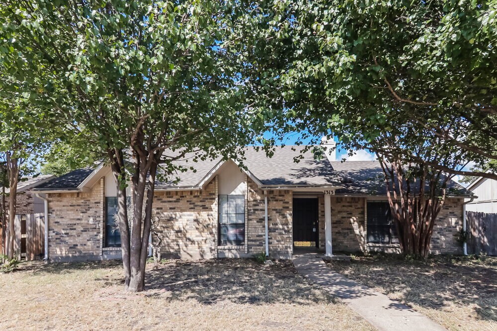 1313 Timberview Dr in Allen, TX - Foto de edificio