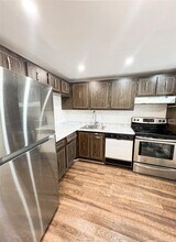 8351 Sands Point Blvd in Tamarac, FL - Building Photo - Building Photo