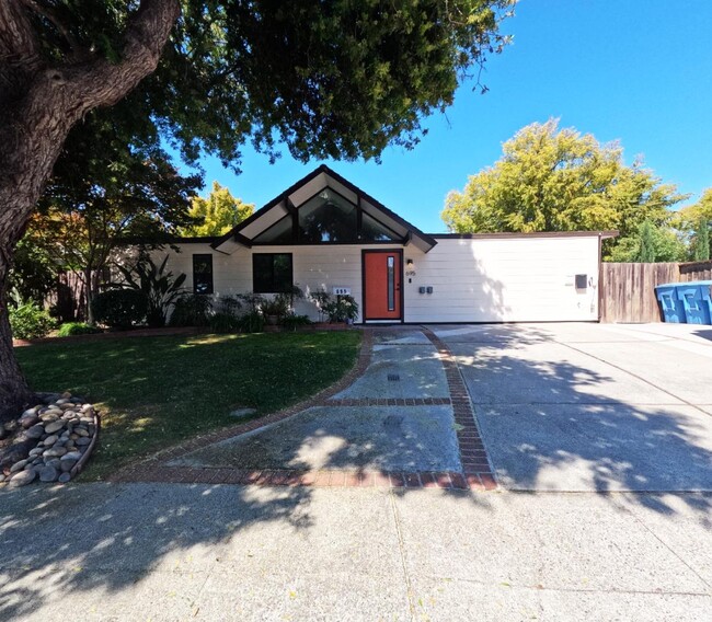 695 Toyon Pl in Palo Alto, CA - Building Photo - Building Photo