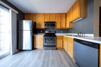 8490 Minuteman Alcove in Eden Prairie, MN - Building Photo - Building Photo