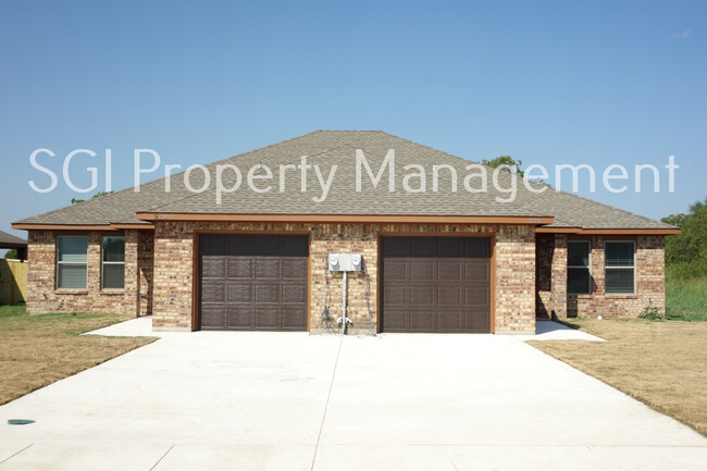 931 Robineta Ln in Gunter, TX - Building Photo - Building Photo