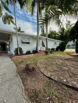 8670 SW 28th St in Miami, FL - Building Photo