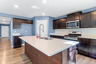 377 Kells Ct E in Newark, OH - Building Photo - Building Photo