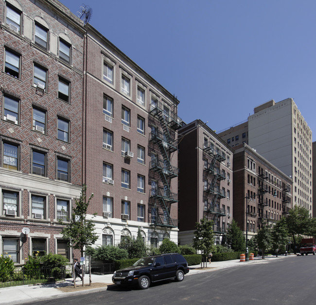 Museum Court in Brooklyn, NY - Building Photo - Building Photo