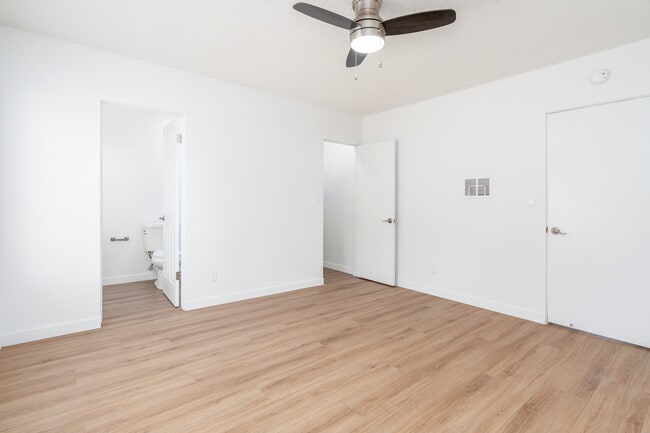 1600 W. 5th St. in Oxnard, CA - Building Photo - Interior Photo