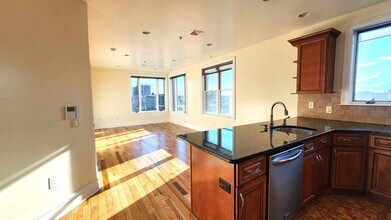 1000 West St in Union City, NJ - Building Photo - Building Photo