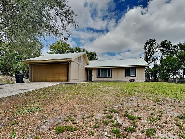 property at 3127 Forestgreen Dr N