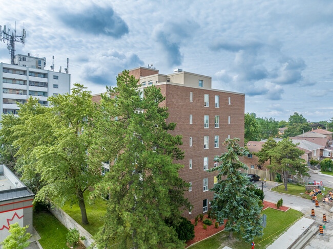 Vodden Apartments in Brampton, ON - Building Photo - Building Photo