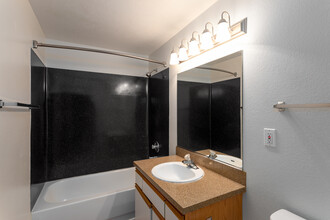 Regal Heights in Spokane, WA - Building Photo - Interior Photo