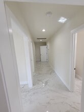 10175 Laurel Canyon Blvd in Los Angeles, CA - Building Photo - Building Photo